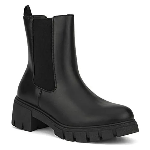 Olivia Miller Women's Arianna Lug Sole Chelsea Booties Black Size: 8.5 - Picture 2 of 5